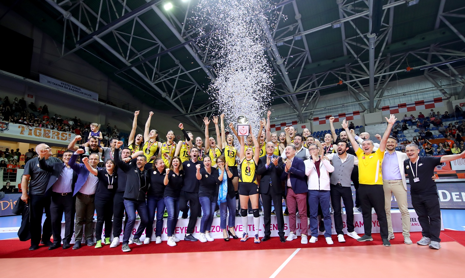 /media/vakifbank_champion.jpg